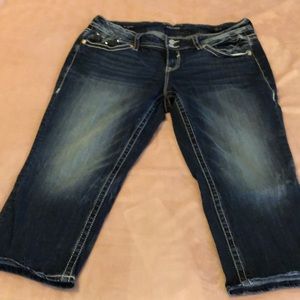 Plus Size Vigoss Jeans The New York Capri. Size 18 x 21 inseam.